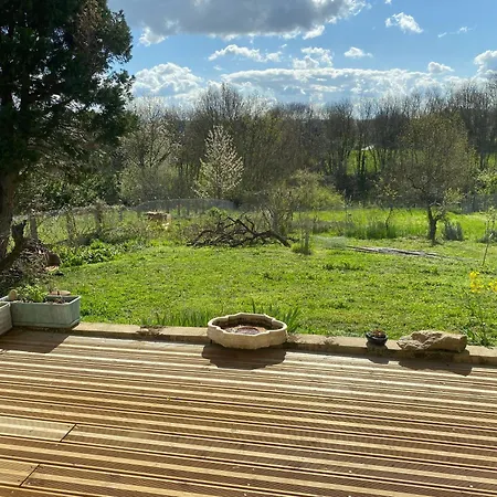 Casa de hóspedes Ecrin Saint Germain Au Calme Avec Terrasse Privee